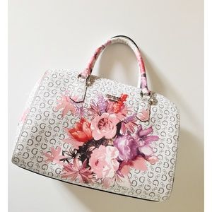 Guess Bags - Guess handbag Guess Bags - Guess handbag